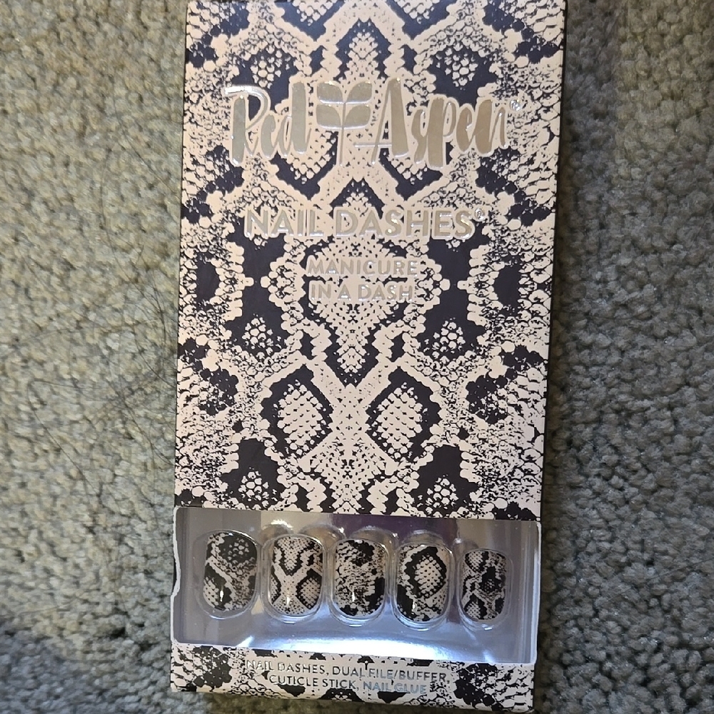 Red Aspen Snake Print Nail Dashes